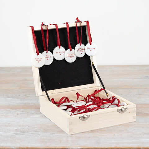 CHRISTMAS ROUND PEBBLES