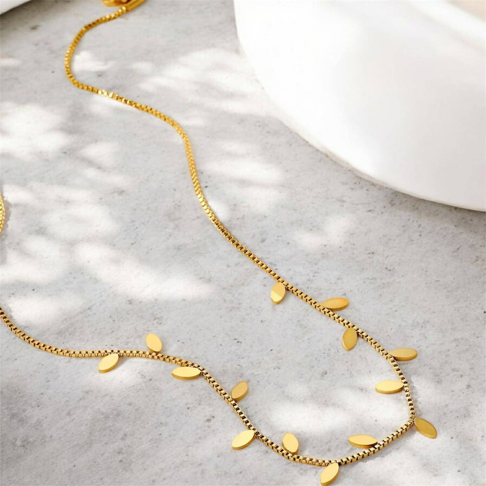 ALTERNATING LEAF NECKLACE