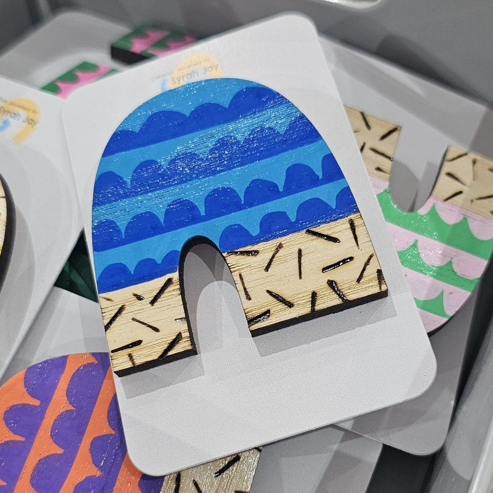 FAT ARCH BROOCH