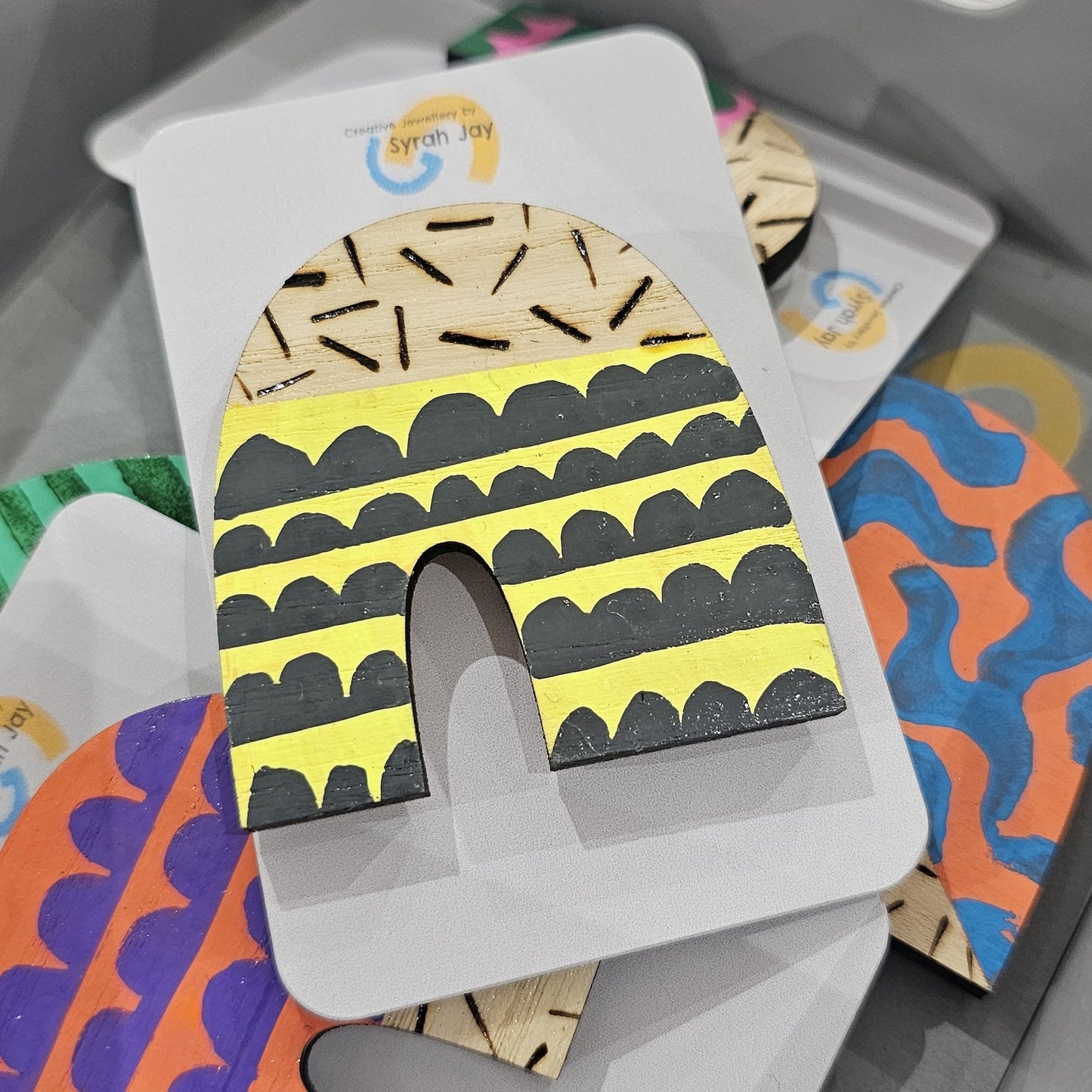 FAT ARCH BROOCH