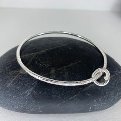 CUTOUT HEART BANGLE