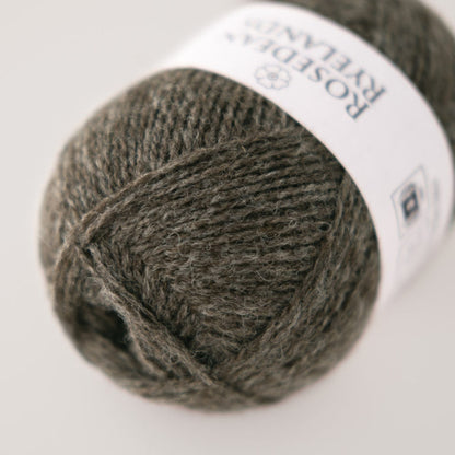 ROSEDEAN RYELANDS YARN - DARK DK