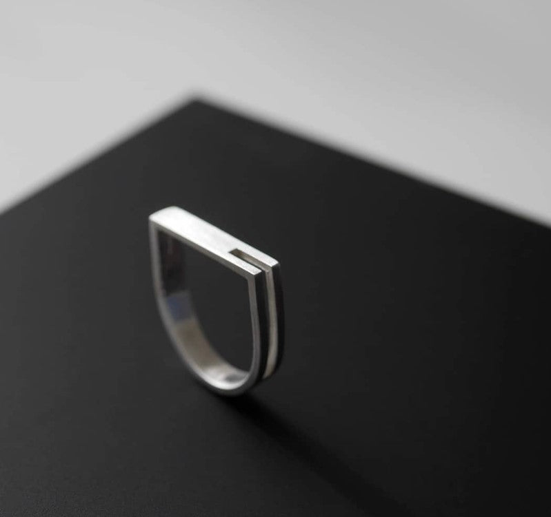 CORNER CUT OUT D SHAPED RING