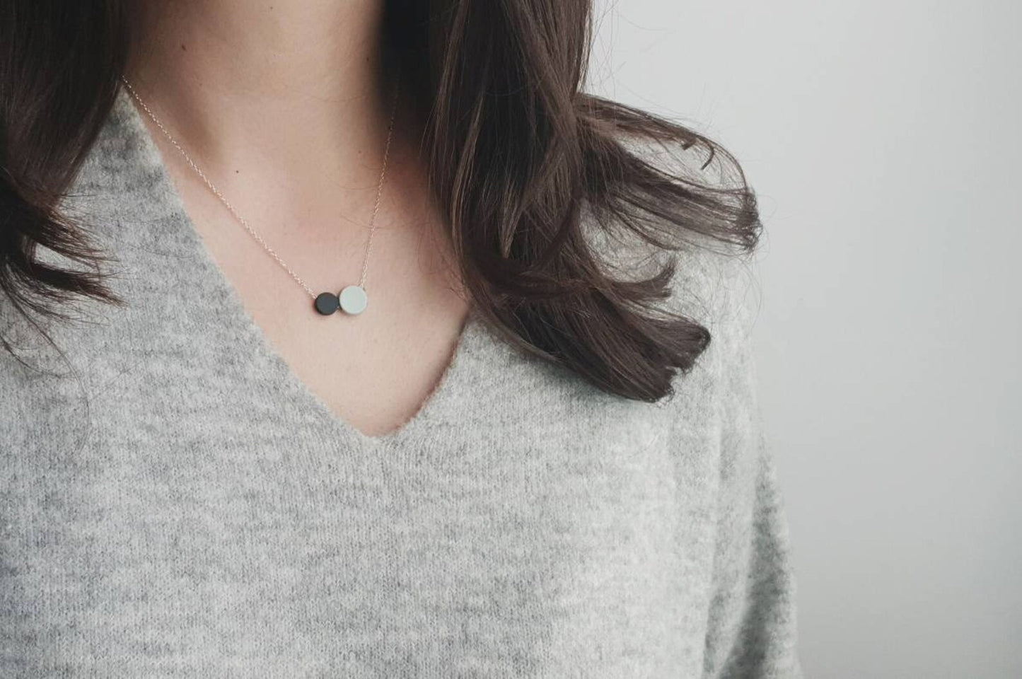 GREY/LIGHT BLUE DOTTIE NECKLACE