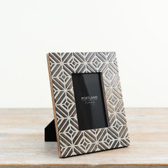 GEOMETRIC WHITE WASH PHOTO FRAMES