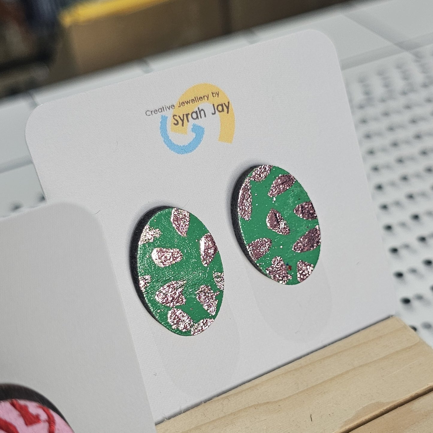 GEO BLOCK MEDIUM METALLIC STUDS