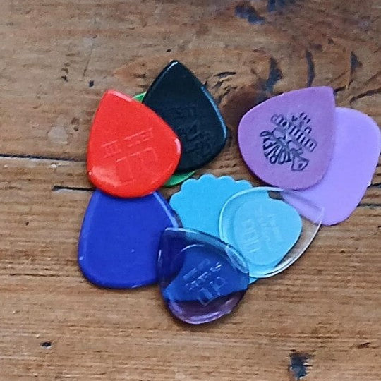 10 Colourful Guitar Picks