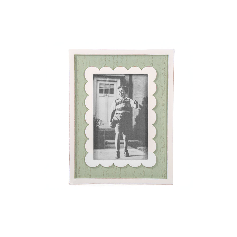 SCALLOPED GREEN PHOTO FRAME