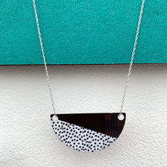 FREESTYLE ARC NECKLACE - SMALL