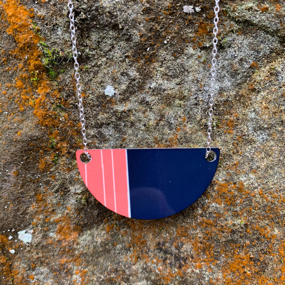 PEONY ARC NECKLACE - SMALL