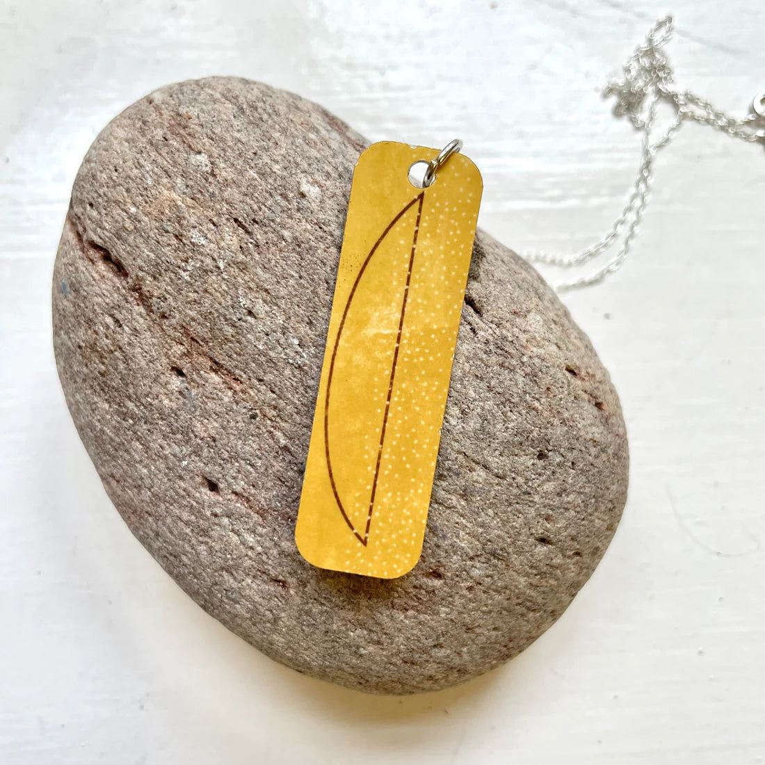 LONG LICHEN NECKLACE