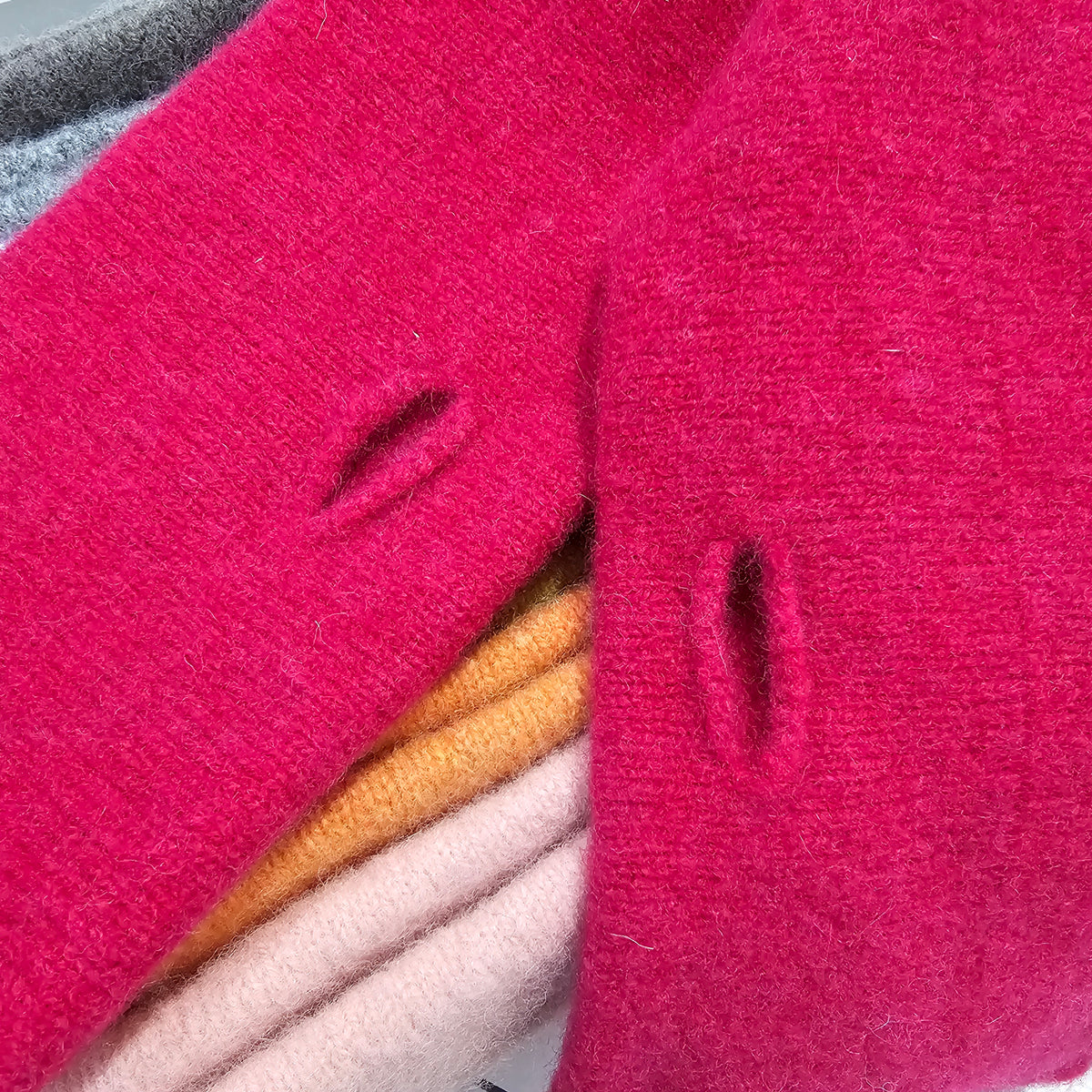 Mitchell + Black lambswool fingerless mitts with thumb holes, handcrafted in Scotland