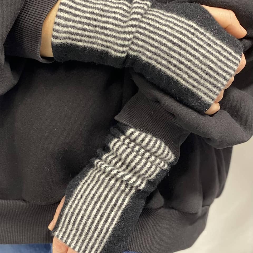 Mitchell + Black lambswool fingerless mitts with thumb holes, handcrafted in Scotland
