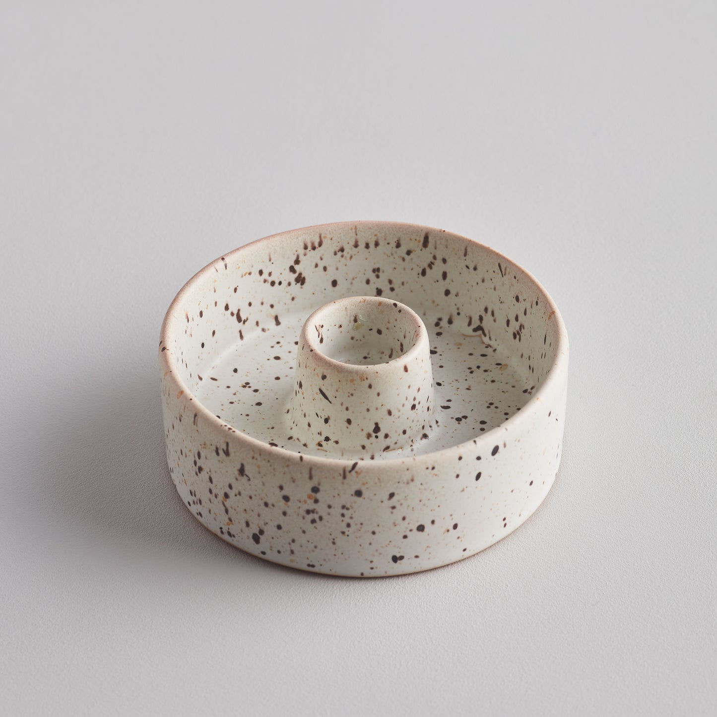STONE SPECKLE CANDLE HOLDER
