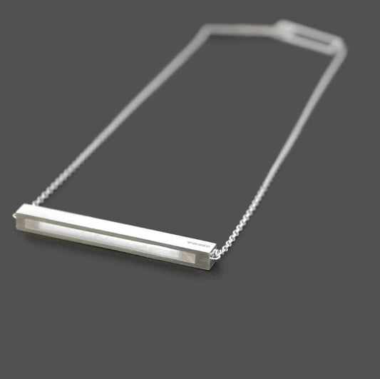 C01 LONGBAR NECKLACE