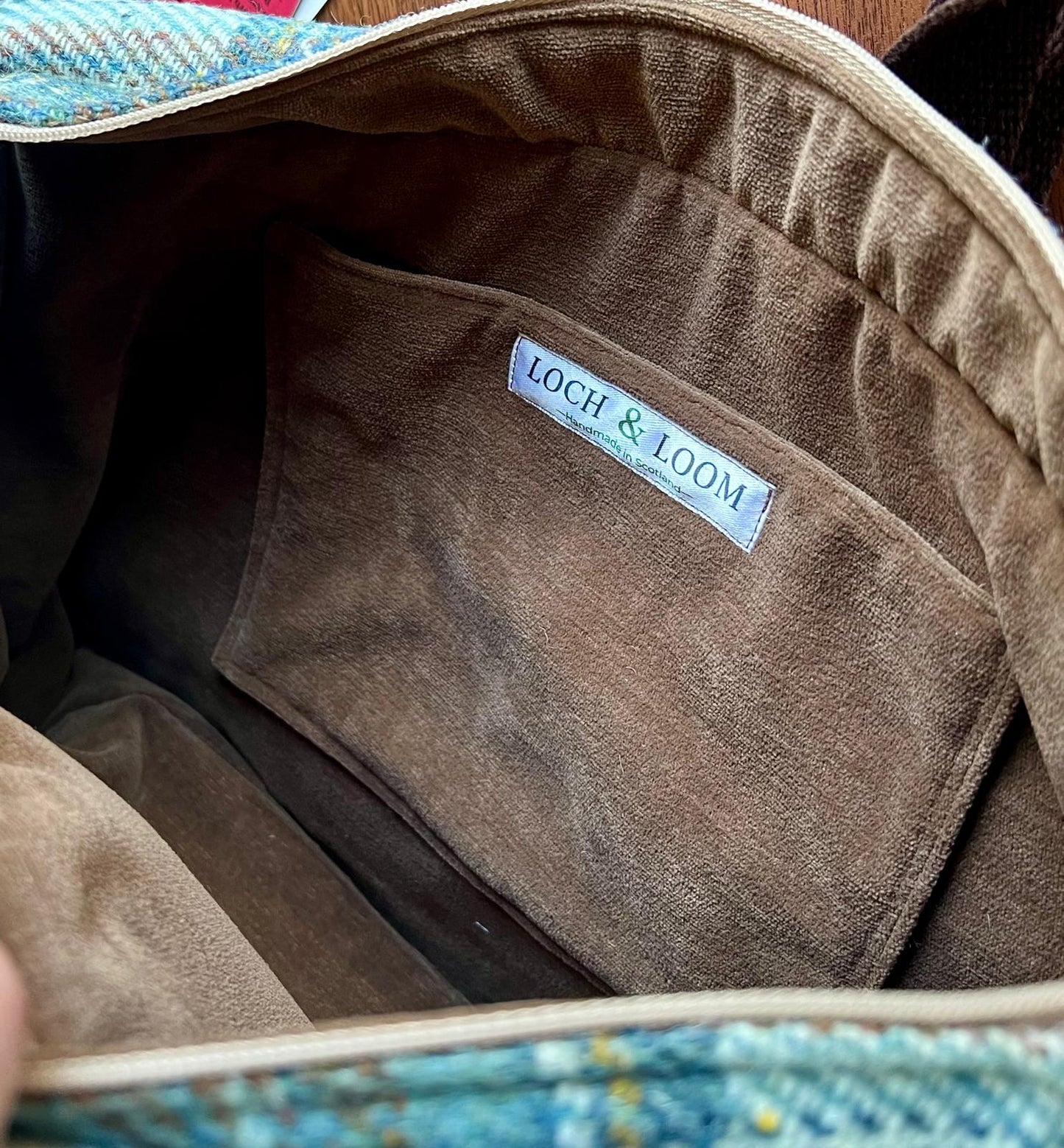 Harris Tweed messenger bag handmade in Scotland with adjustable strap