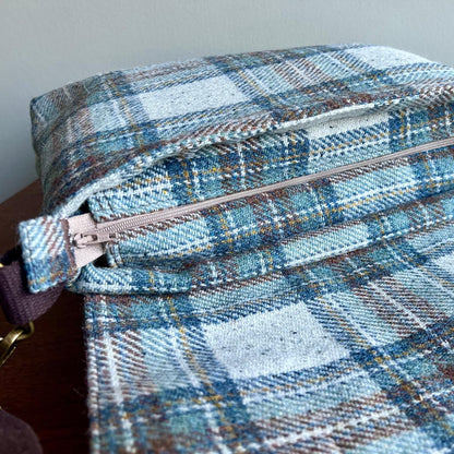 Harris Tweed messenger bag handmade in Scotland with adjustable strap