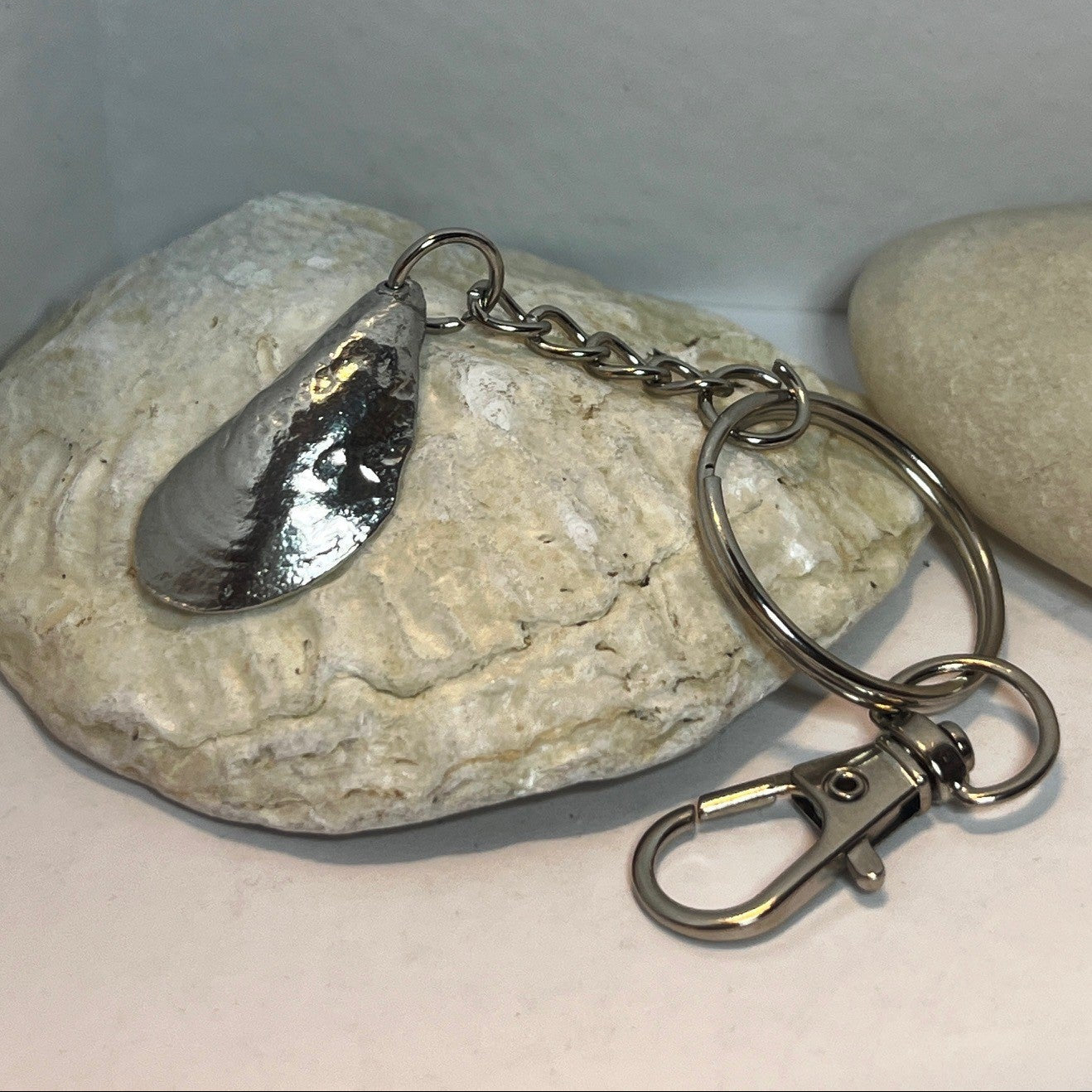 Pewter shell keyring handmade in Scotland cast from real shells gift bag