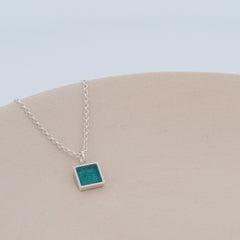 SMALL SQUARE NECKLACE