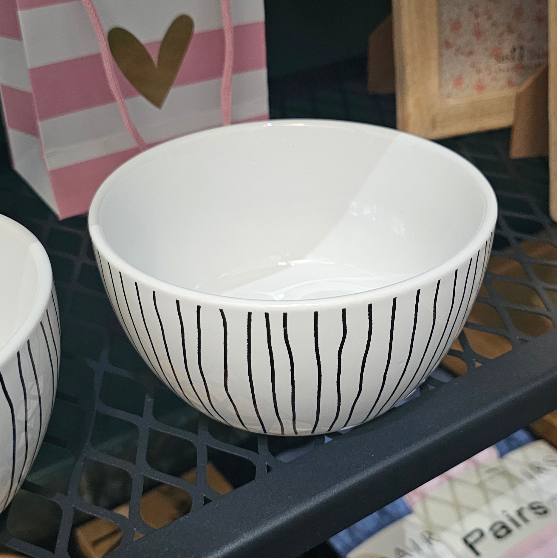 Striped ceramic bowl with vertical design 600ml capacity for dining and serving meals