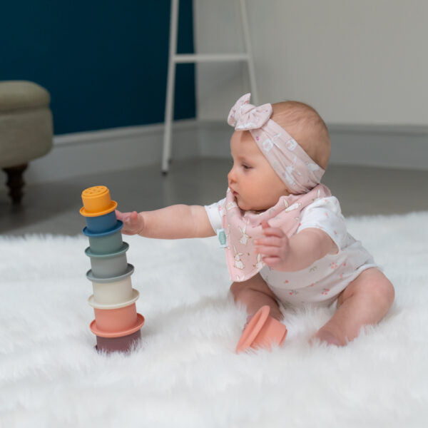 STACKING CUPS