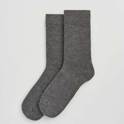 PAIRS Scotland Bamboo socks in Correct Grey highlighting their soft texture.