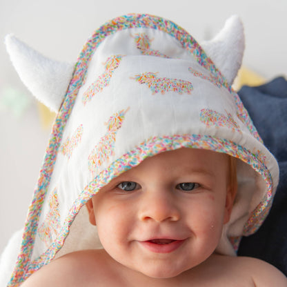 HIGHLAND COO BAMBOO HOODED TOWEL