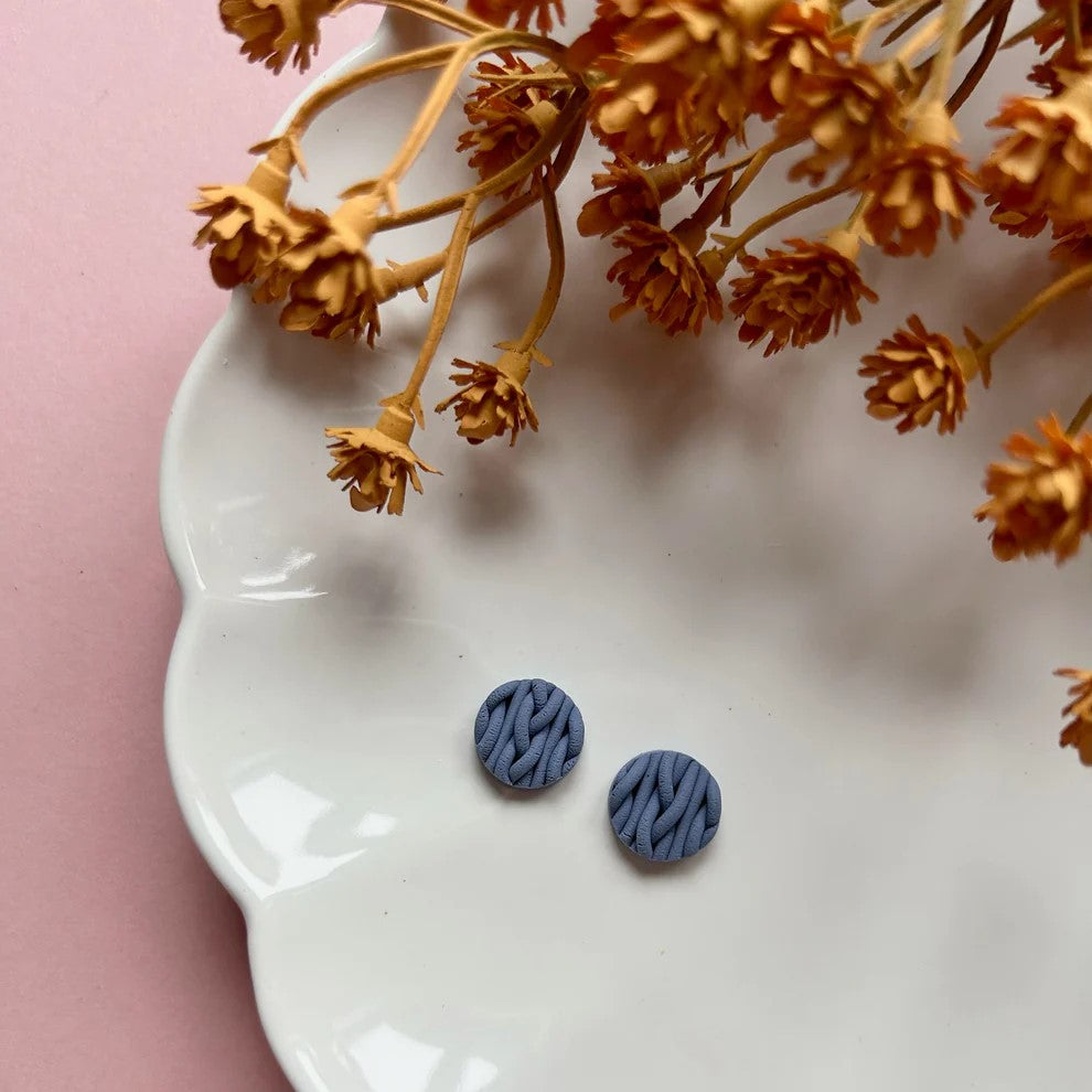 KNITTED STUDS