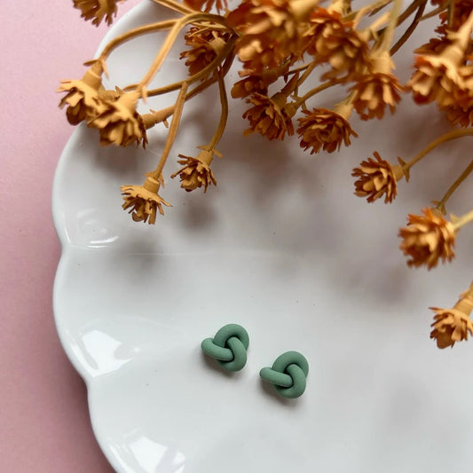 KNOT STUDS