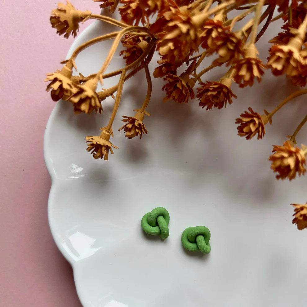KNOT STUDS