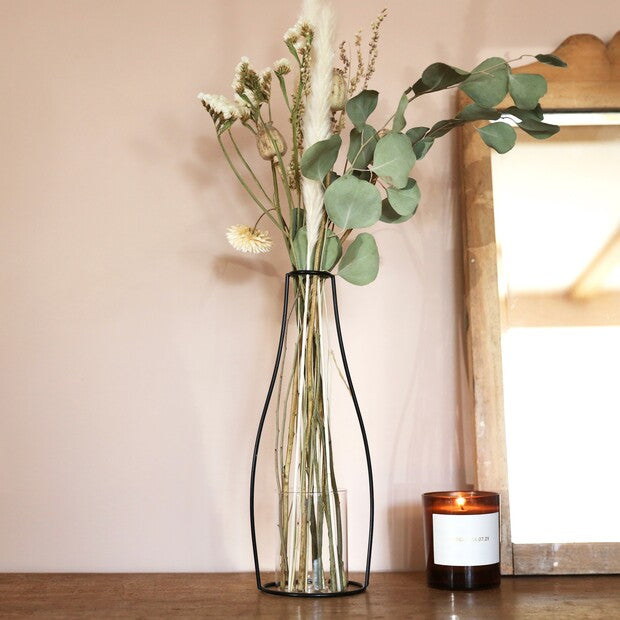 BLACK TALL METAL SILHOUETTE VASE